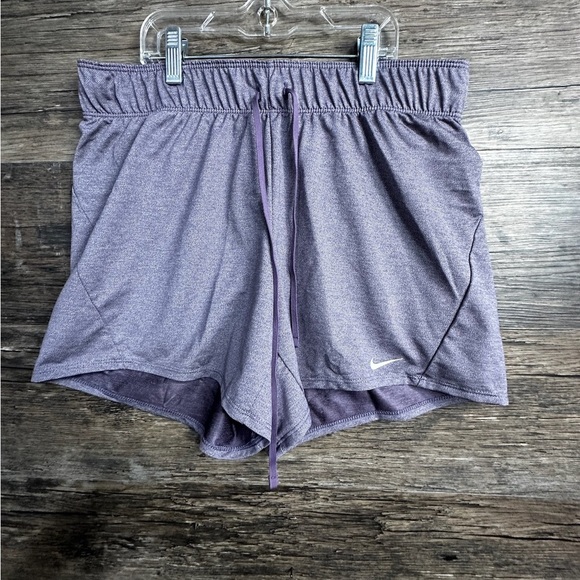 Nike Purple Athletic Shorts Lightweight Relaxed Fit - Picture 1 of 6